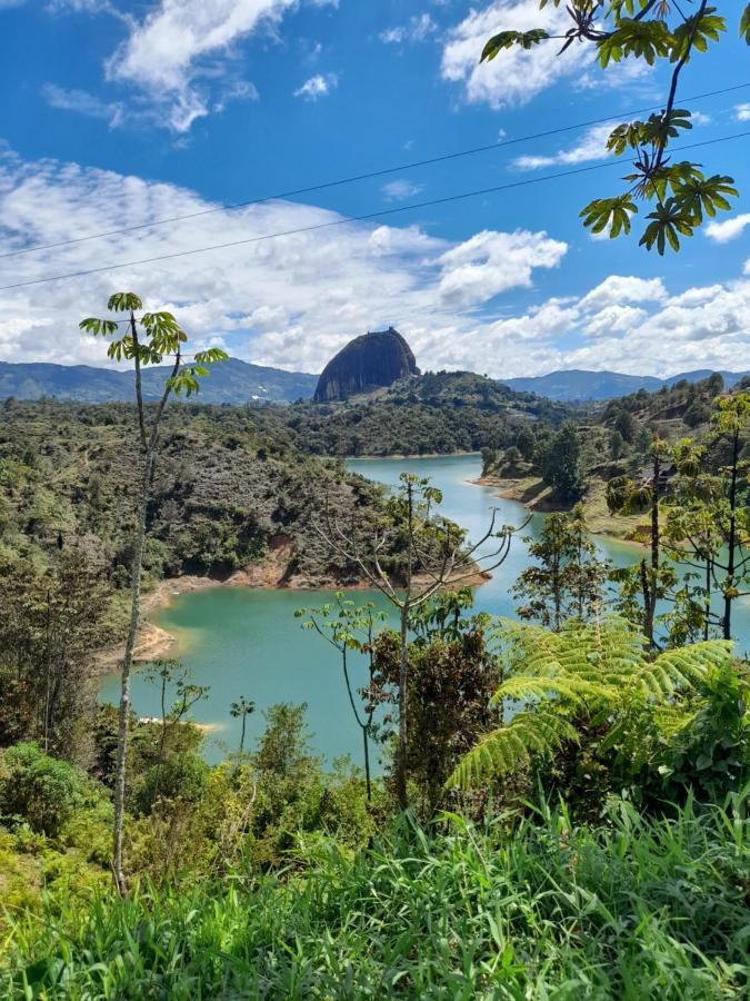 El Paraiso Paisa 5 Minutos Del Malecon Parqueadero Privado A Guatapé Esterno foto